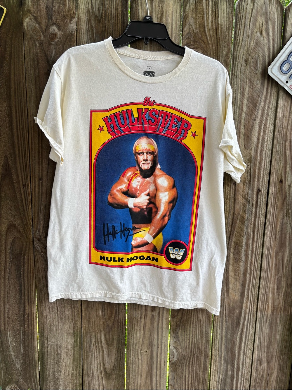 WWE Legends Hulk Hogan "The Hulkster" Graphic Tee Cream Size L